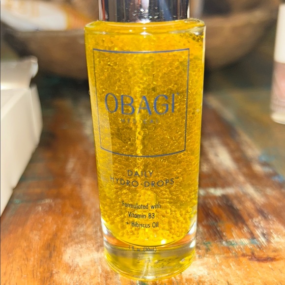 Obagi Yellow Facial Serum with Vitamin B3 & Habisus Oil - Picture 3 of 4
